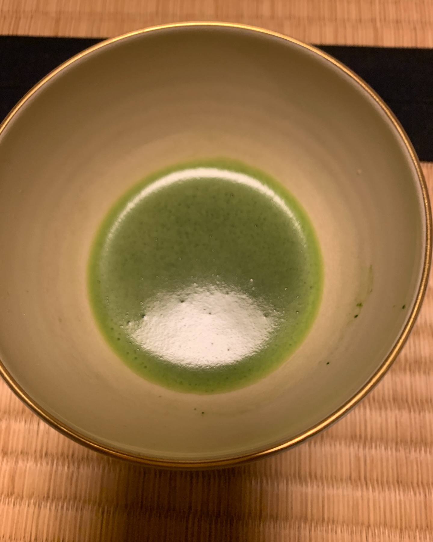 おはようございます！昨日は久々に茶道のお稽古に参加し、炉から