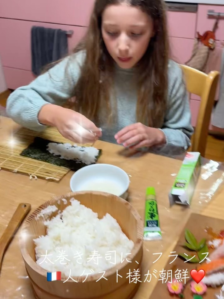 こんばんは今夜は素敵なフランス人のゲストが、日本の文化に挑戦
