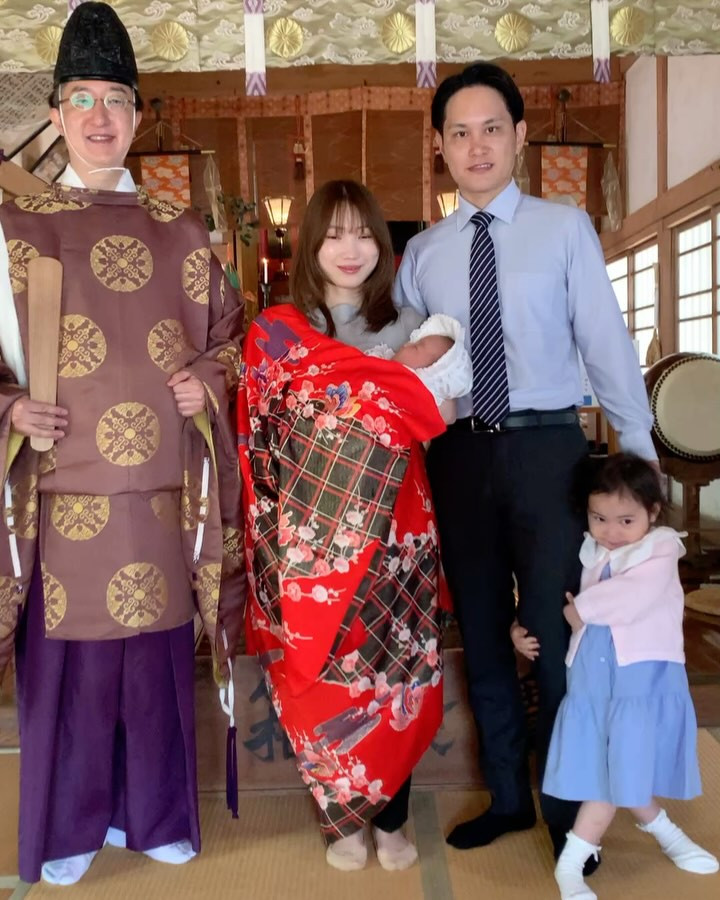 本日は、地元の豊龍神社にて、第二子の孫此乃果ちゃんのお宮参り
