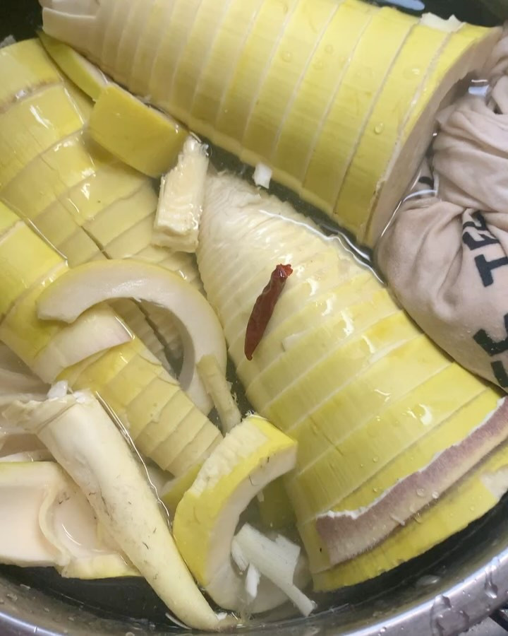 今朝採りの孟宗筍の下処理！一服のコーヒー！