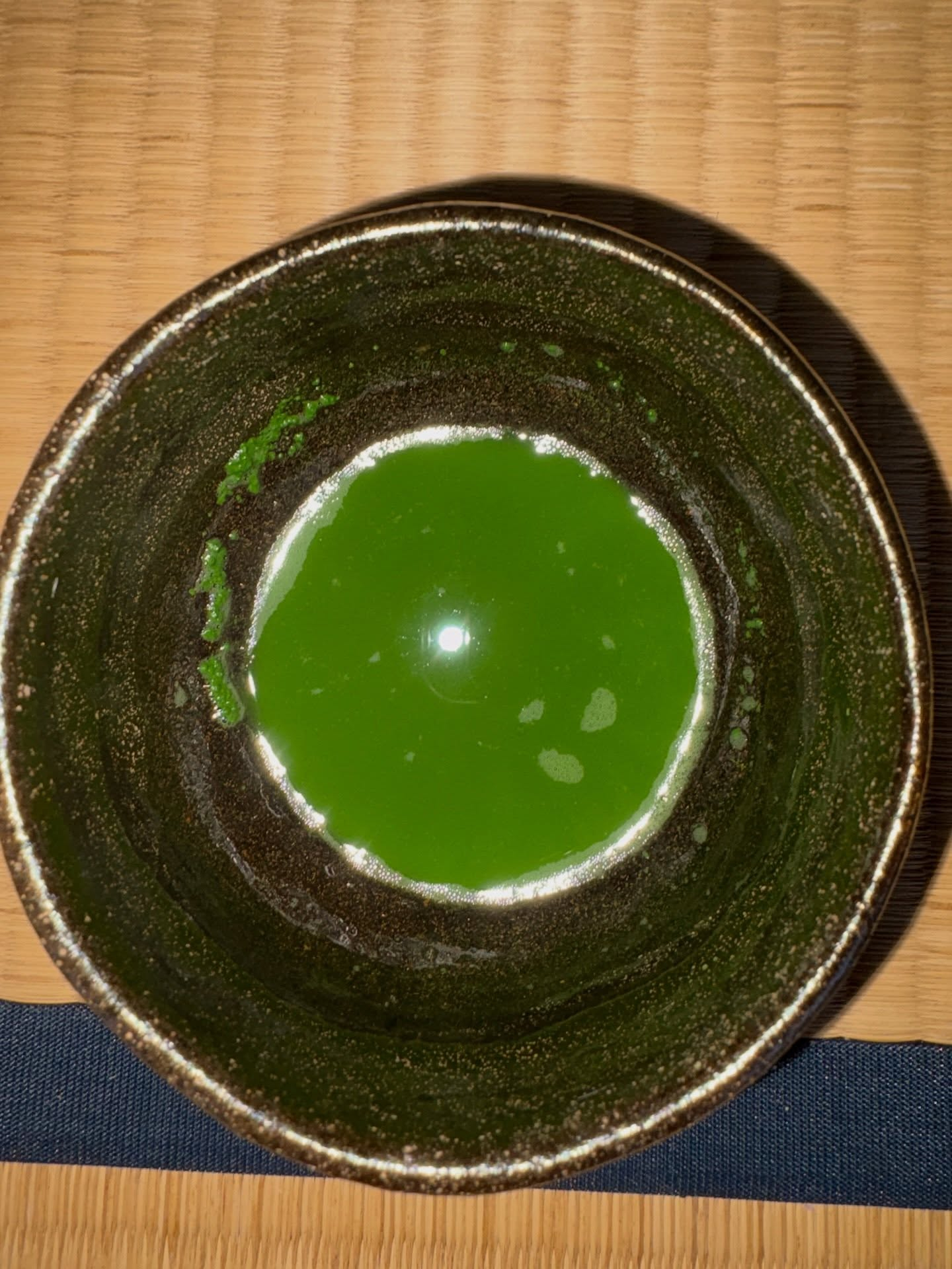 お仕事を終えた後、心が癒されるひとときが趣味の茶道でございま