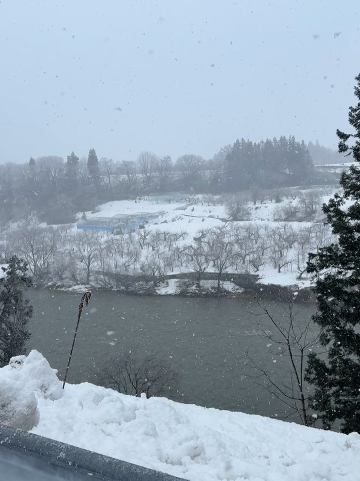 今日は豪雪予報に備え、みんなで準備をしています❄️こんな日こ