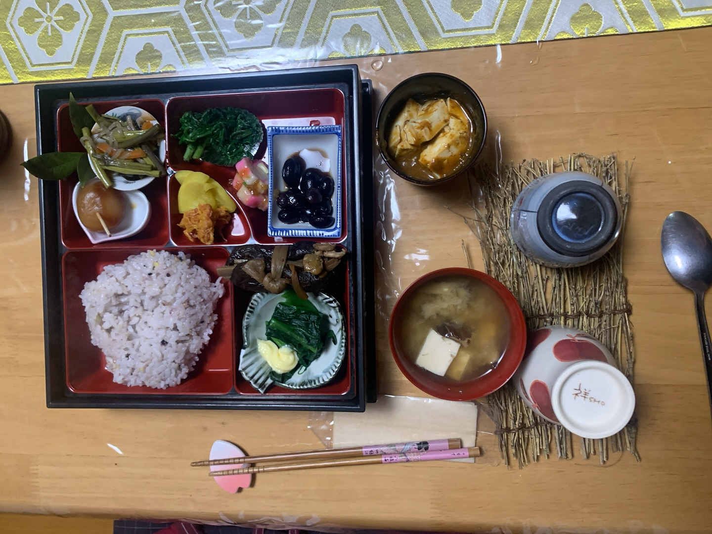 おはようございます！私たちの民宿での朝食は、フランスからのお