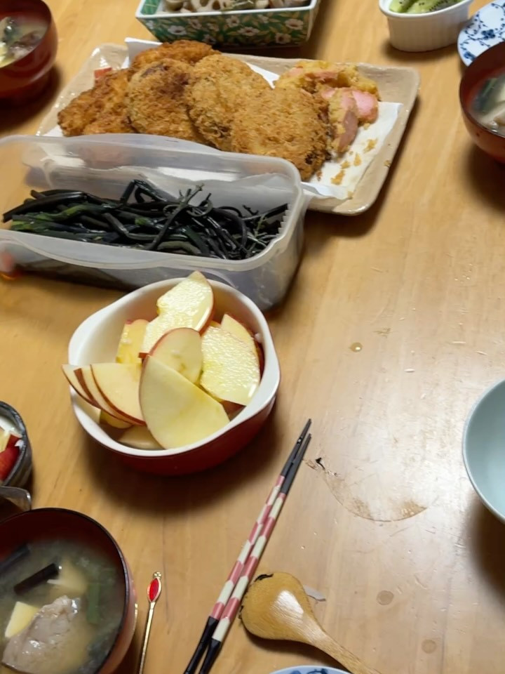 おはようございます✨今日も爽やかな朝ですね！民宿の役割分担が