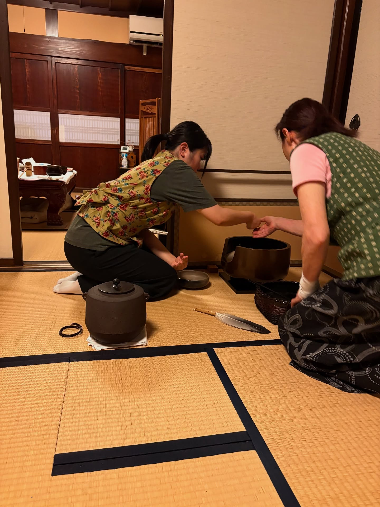 おはようございます！昨夜は久しぶりに、たくさんの皆さんとお茶