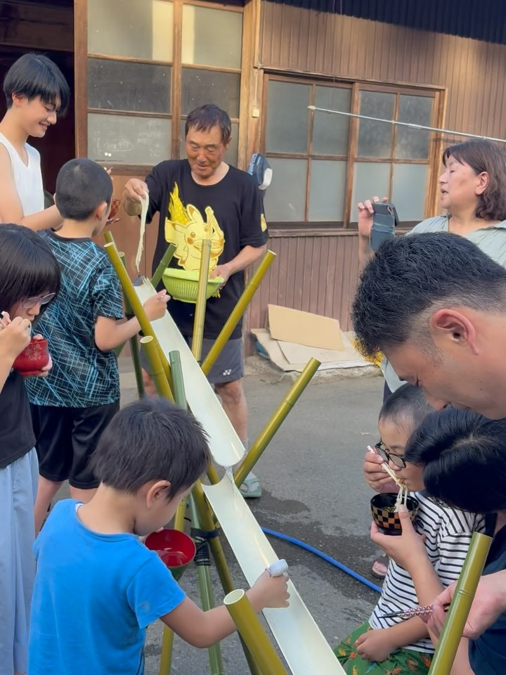 今日は、お天気に恵まれ、当民宿での流しそうめんイベントが大
