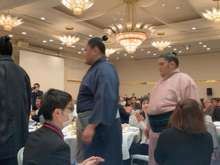 琴桜の体格の大きさには本当に驚かされますね！その力強い姿は、