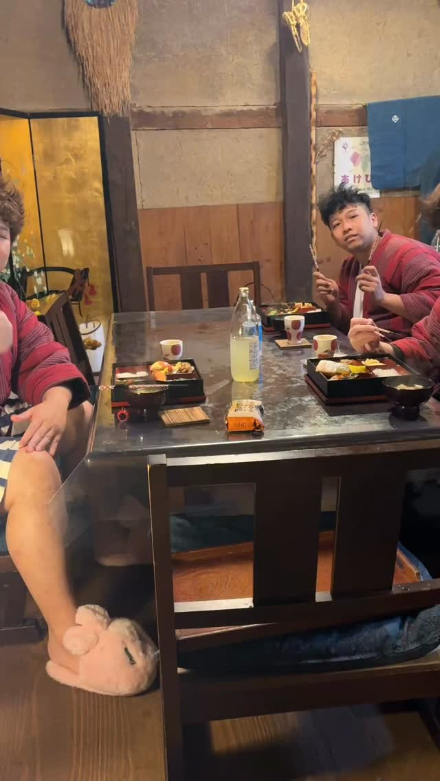 おはようございます昨夜からタイからお越しの若いお客様たちが、