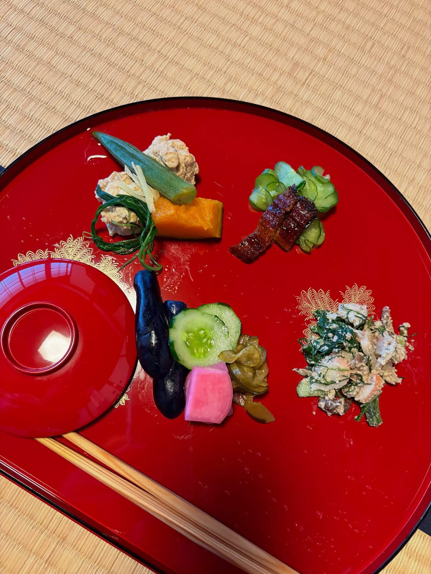 昨日は茶道の朝茶事に参加し、簡素ながらも心温まるお稽古を体験